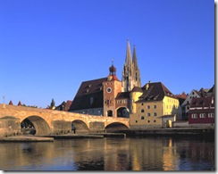 RegensburgSteinerne-Bruecke-und-Dom